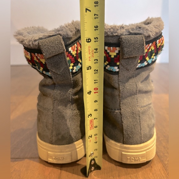 Toms Alpine Booties - Picture 6 of 9